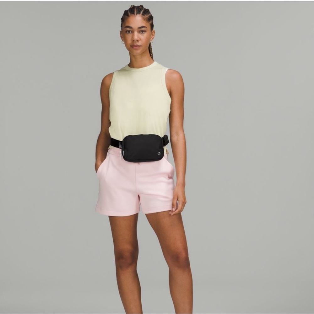 NWT Lululemon Everywhere Belt Bag *Wordmark - Picture 5 of 10